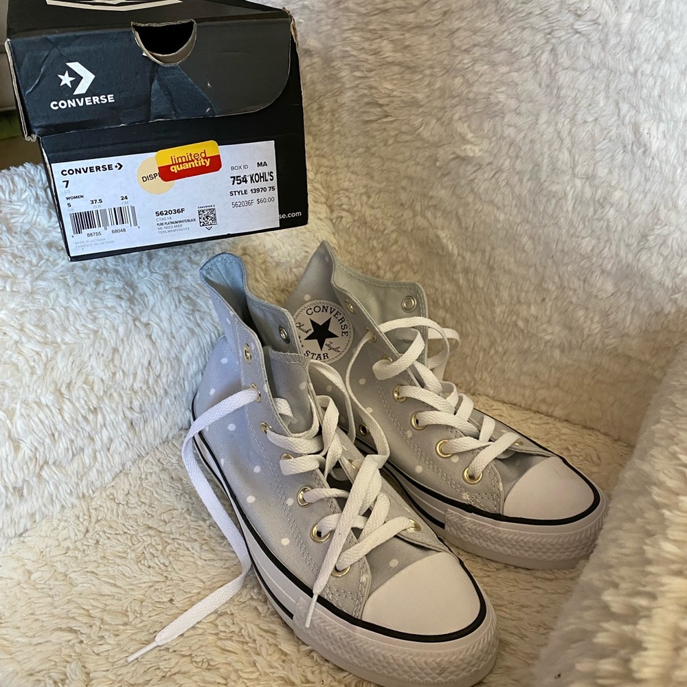 New converse, grey polka dot.